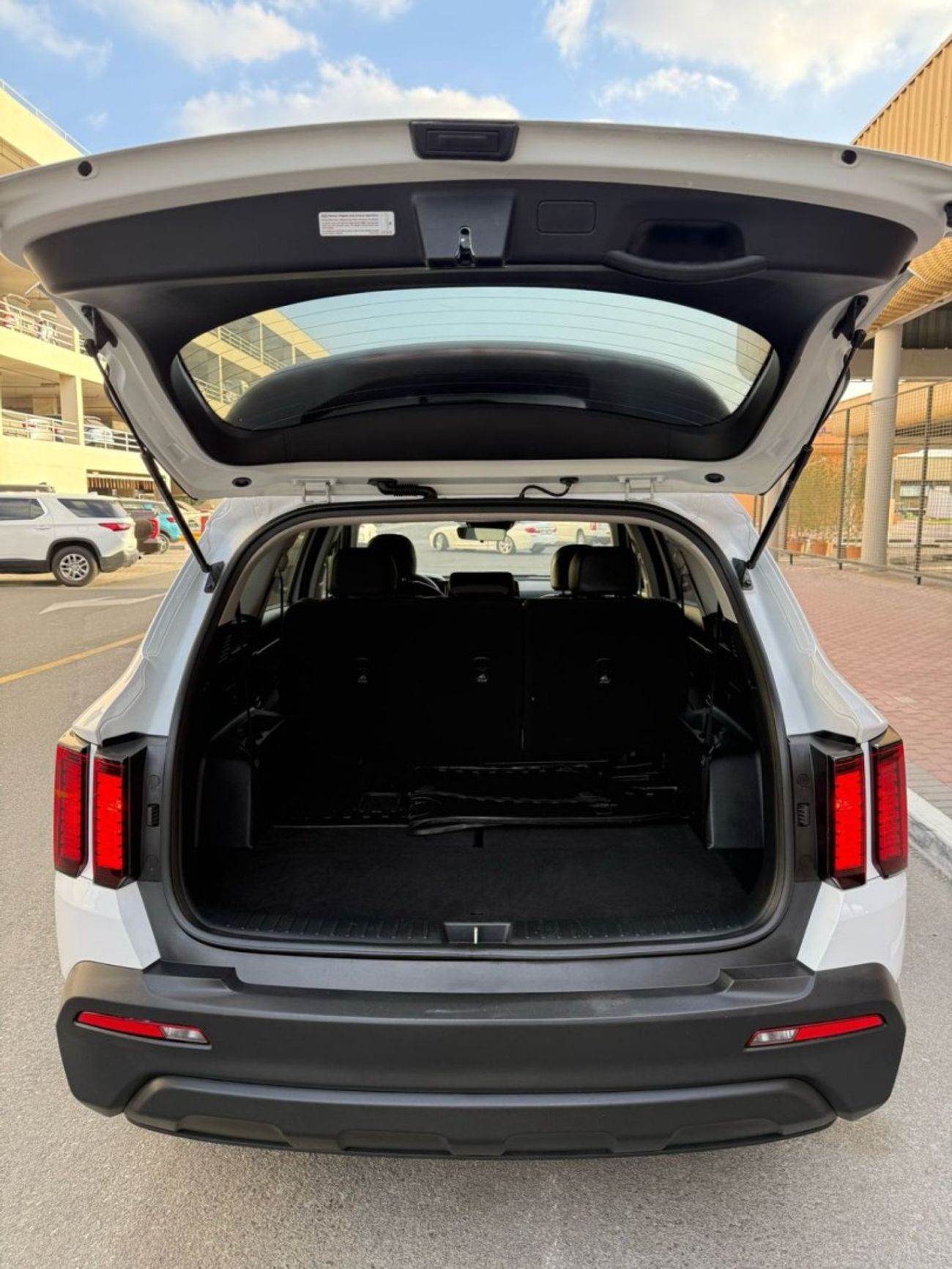 Kia Sorento Std 2.5L AWD KIA SORENTO 2.5L AWD | UAE PASS