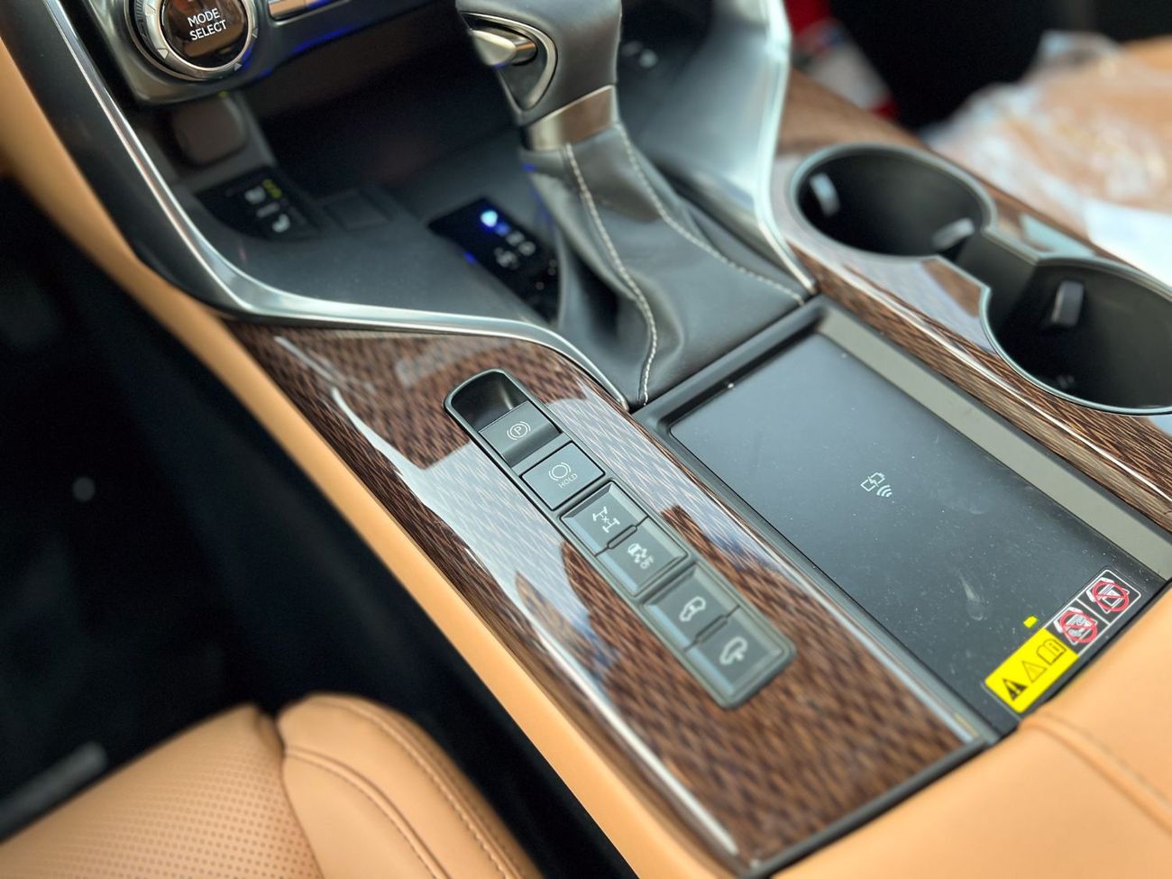 لكزس LX 600 Turbo Sport 3.5L Twin-Turbocharged