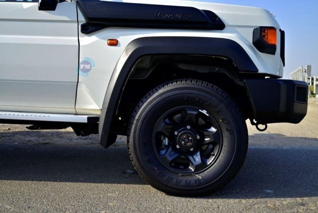 Toyota Land Cruiser Pick Up LX 2.8L Diesel Automatic (Mid Option)