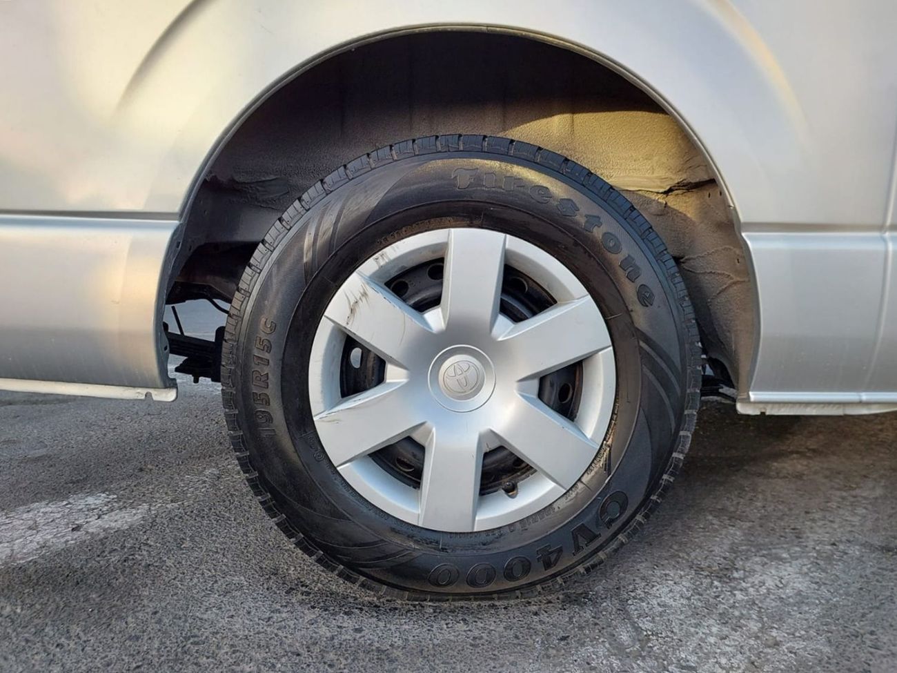 Toyota Hiace TOYOTA HIACE VAN RHD 2023 MODEL 2.8 L DIESEL AUTOMATIC(PM003751)