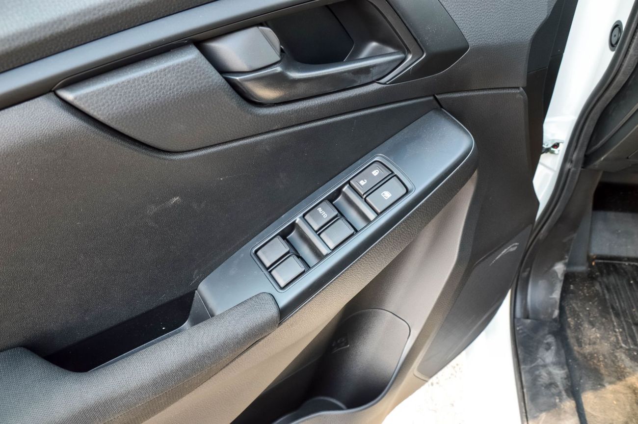 إيسوزو D ماكس ISUZU D-MAX RG CREW 1.9L DIESEL MT 4WD PICKUP 2026