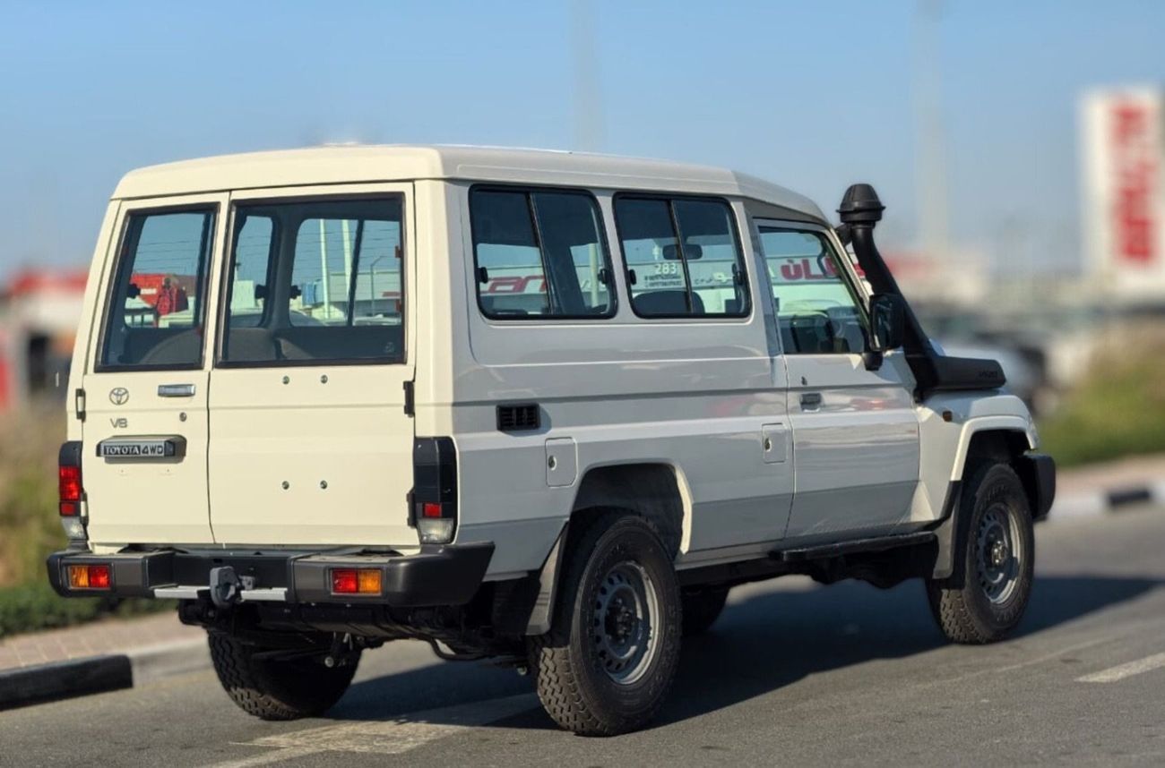 Toyota Land Cruiser 70 LC78 4.5L V8 Diesel M/T