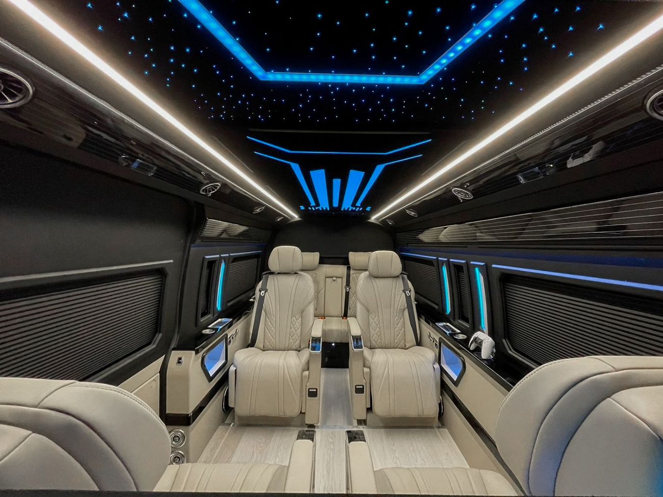 Toyota Hiace GL Built by Barugzai | 2-летняя гарантия на интерьер + Agency Warranty