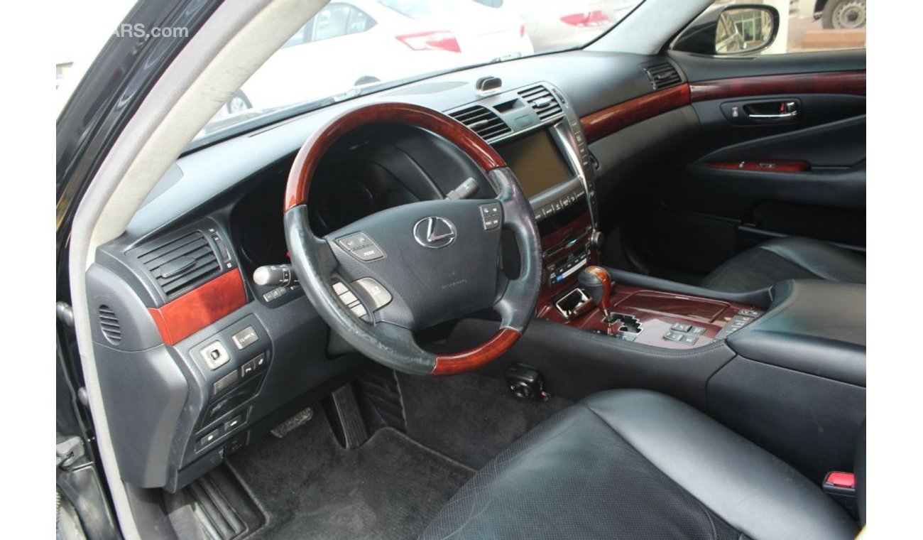 Lexus LS460 short