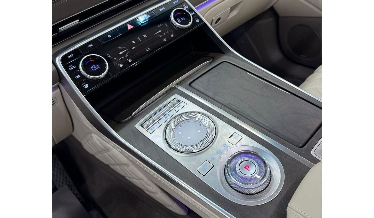 جينيسس GV80 Royal 3.5L AWD 2022 Genesis GV80, 2027 Genesis Warranty + Service Pack, Full Options, Low Kms, GCC