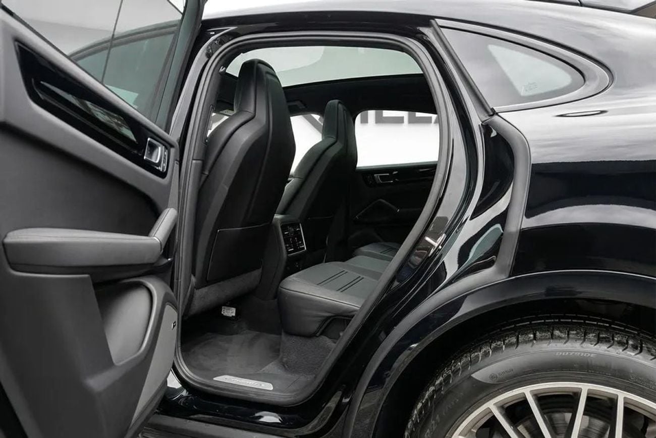 Porsche Cayenne Platinum Edition AED 6,267 P.M l 0% Downpayment l Coupe Platinum l Warranty till 2027