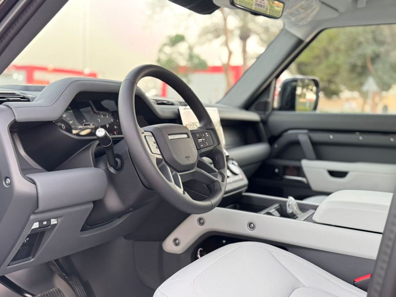 Land Rover Defender P400 110 X-Dynamic HSE 3.0L (5 Seater)