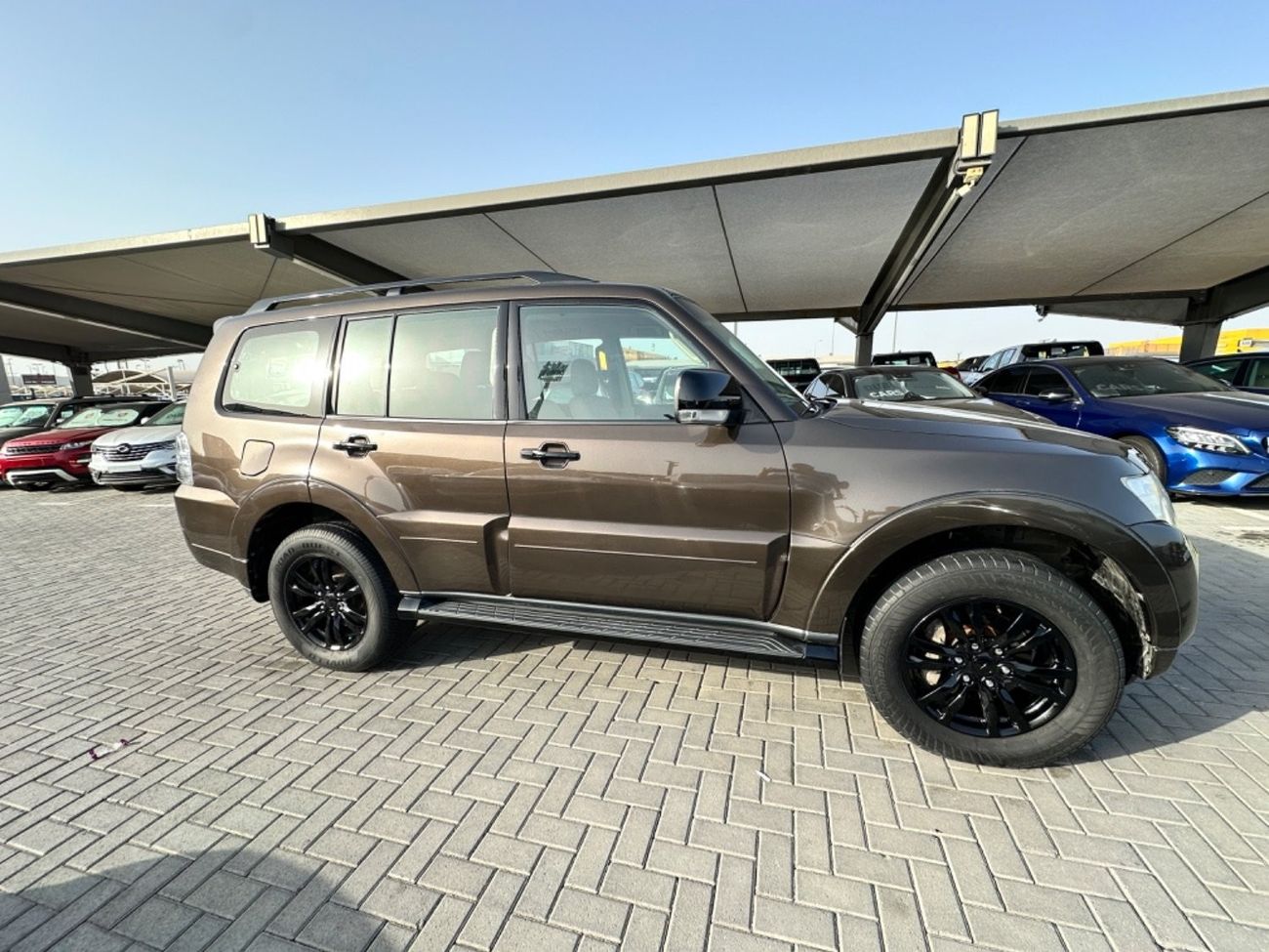 Mitsubishi Pajero GLS Highline Top