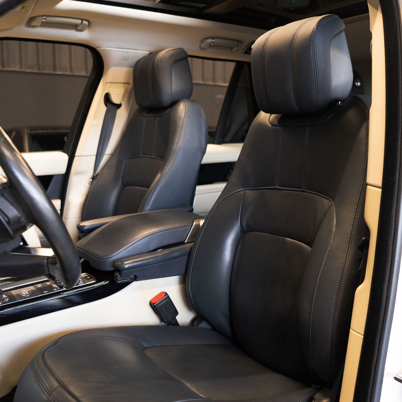 لاند روفر رينج روفر AED 2,682 pm • 0% Downpayment • Range Rover Vogue • 1 Year Warranty