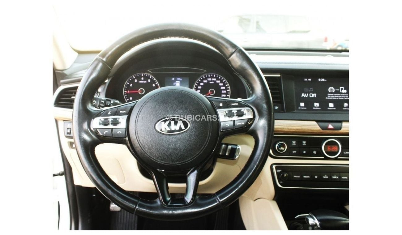 Kia Cadenza GDi Mid Kia Cadenza 2020 GCC, in excellent condition