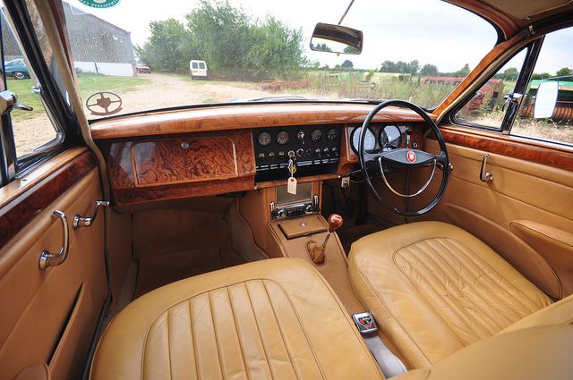 Jaguar MK II interior - Cockpit