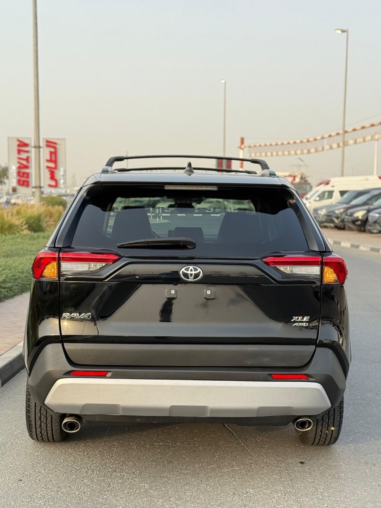 تويوتا راف ٤ XLE premium 2.5 L sunroof, leather seats, push start 2022