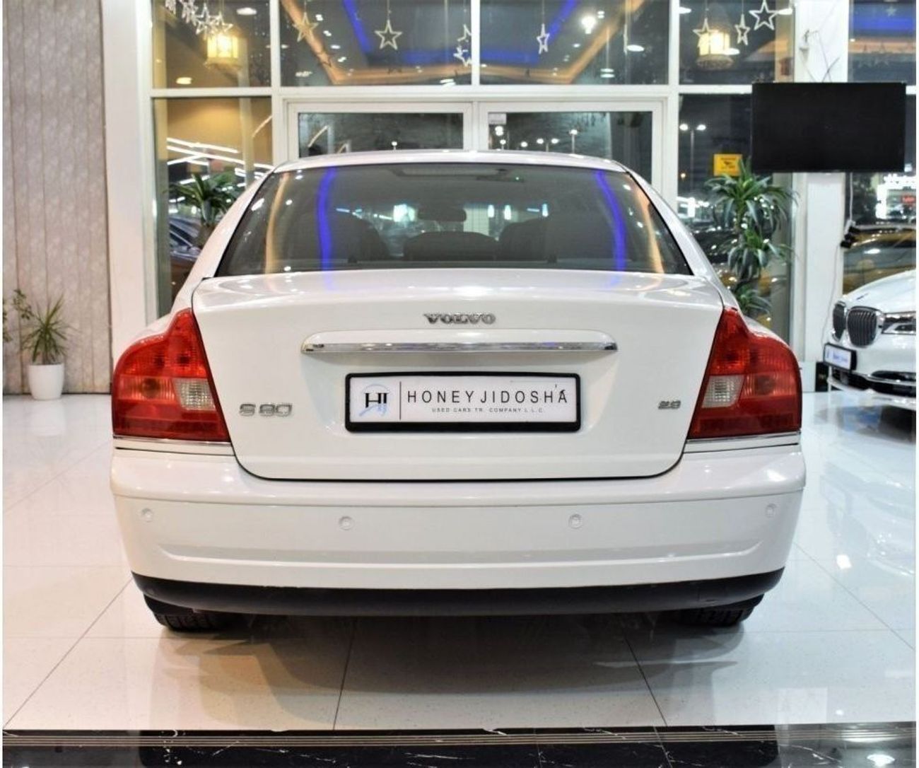 فولفو S80 EXCELLENT DEAL for our Volvo S80 2.9 LIMOUSINE! ( 2004 Model! ) in White Color! GCC Specs