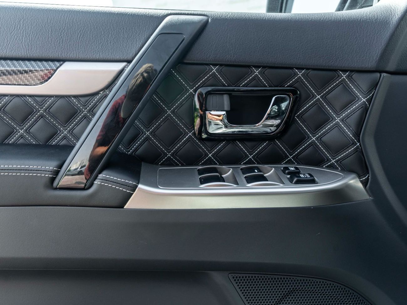 ميتسوبيشي باجيرو AED 2,044 PM • 3.8L PAJERO SIGNATURE - FINAL EDITION • ZERO KMS • MITSUBISHI WARRANTY UNTIL 2027