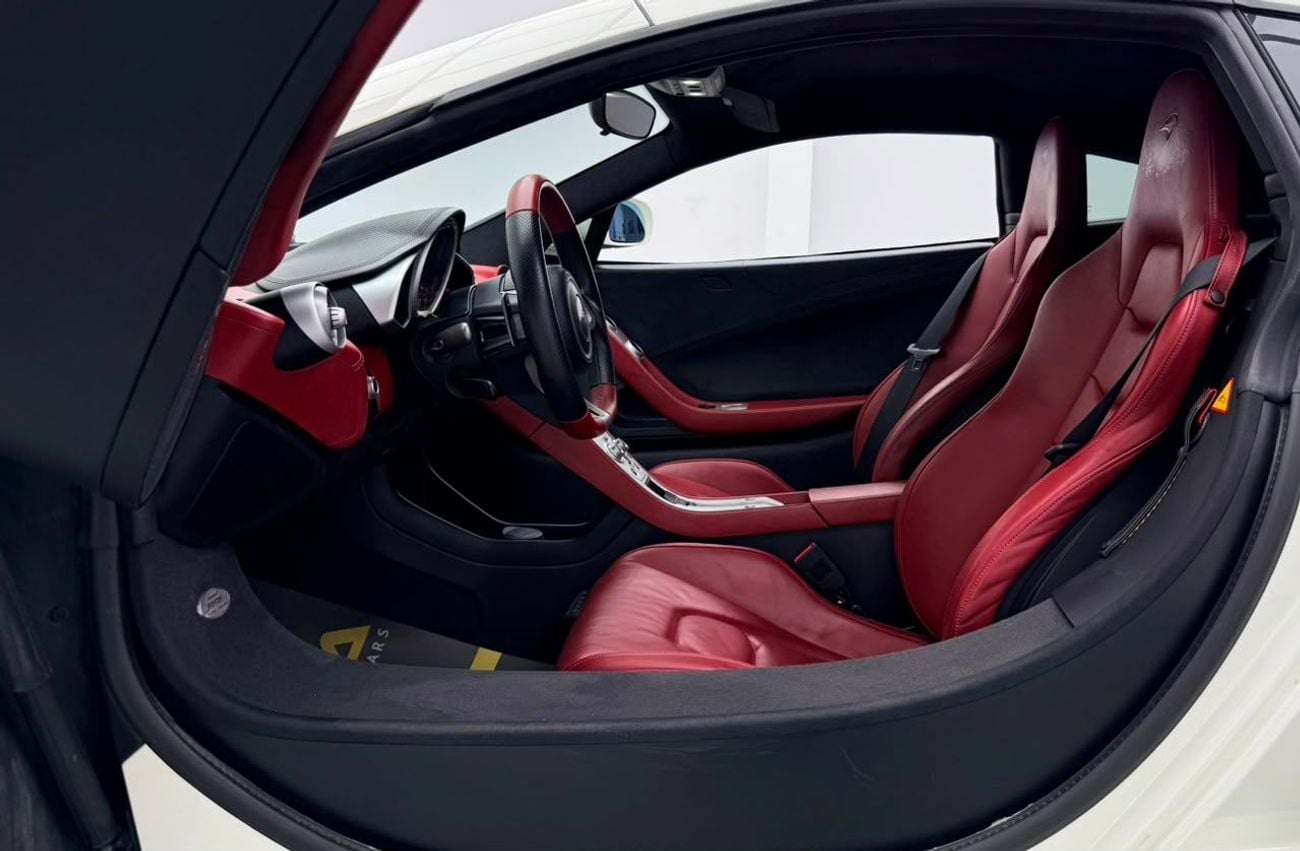 McLaren 650S 2016 McLaren 650 S Coupe, Full Service History, Very Low Km, Fully Loaded, Excellent Condition, GCC