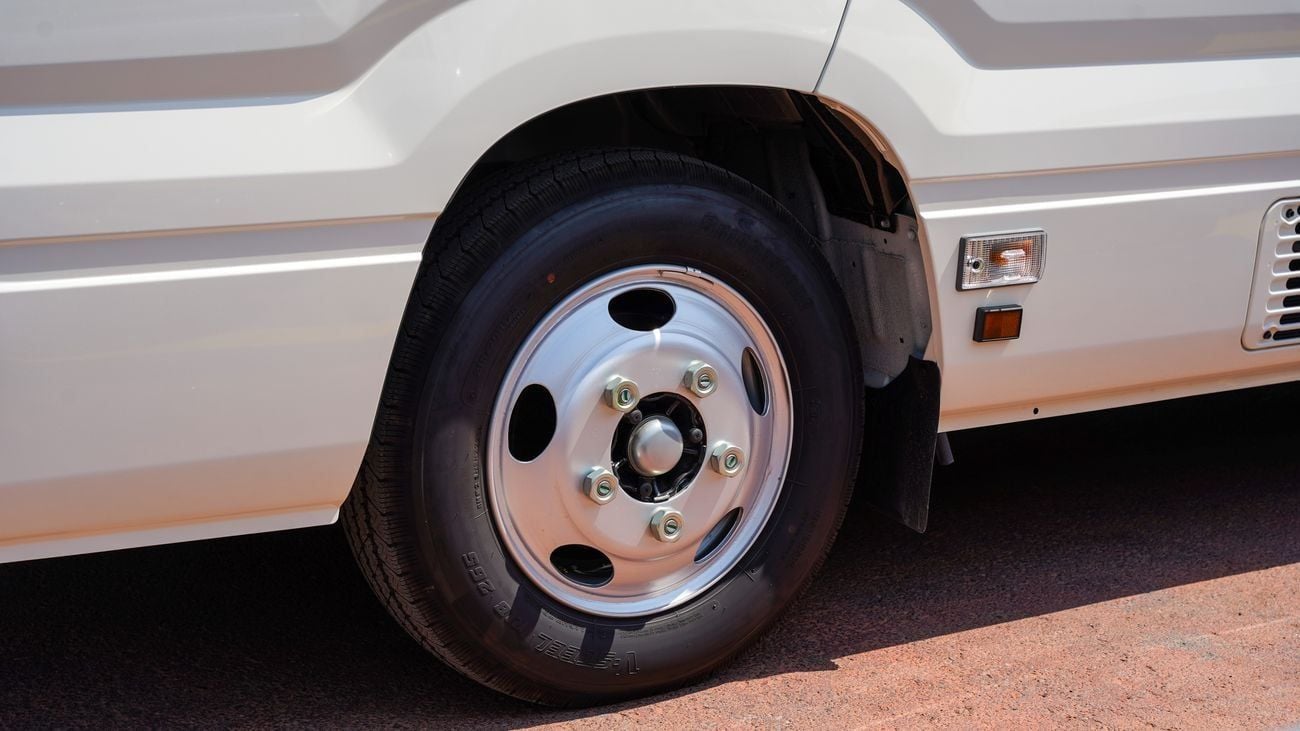 Toyota Coaster TOYOTA COASTER COASTER 4.2L DIESEL 23 STS 26 YM