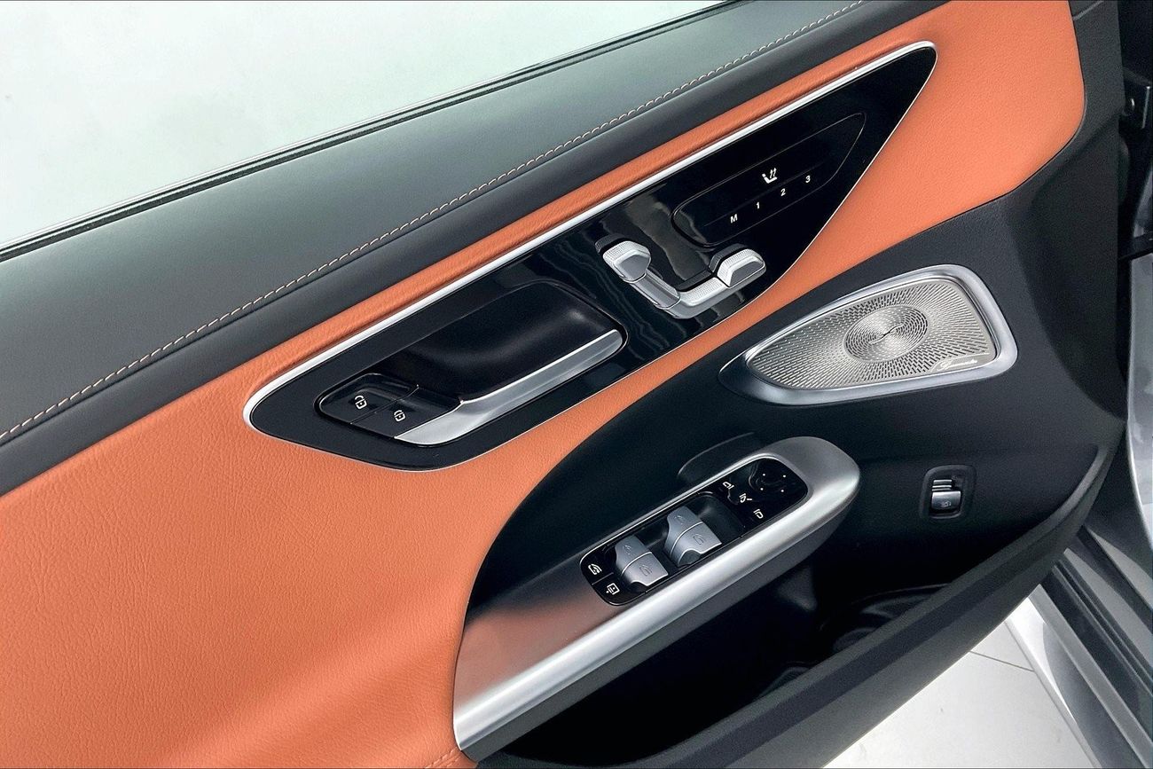 مرسيدس بنز C 200 Premium + (AMG Line) | سنة ضمان مجانية | خالية من أضرار الفيضانات