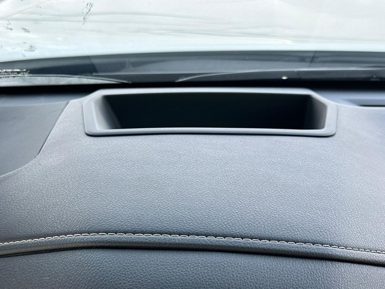 لكزس LX 700h Signature