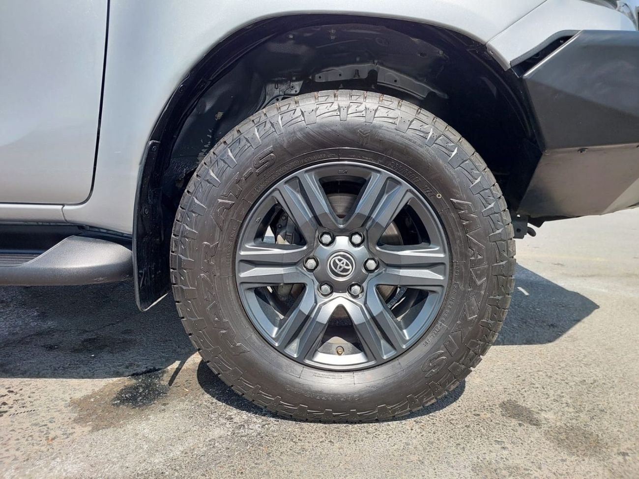 Toyota Hilux (RAMADAN OFFER) TOYOTA HILUX PICKUP RHD 2023 MODEL 2.4 L DIESEL MANUAL(PM52405)