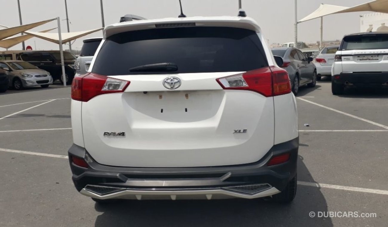 Toyota RAV4 السيارة نظيفه جدا بحاله ممتازه بدون حوادث ضمان شاسيه جير ماكينه