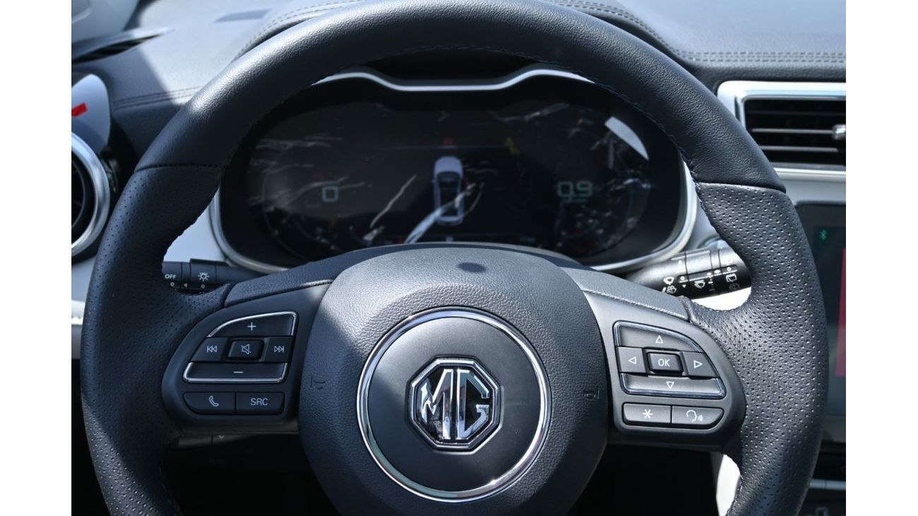 أم جي ZS MG ZS Trophy 1.3L Turbo Petrol, 3 Cylinder, GCC Spec Color Silver, Model 2023
