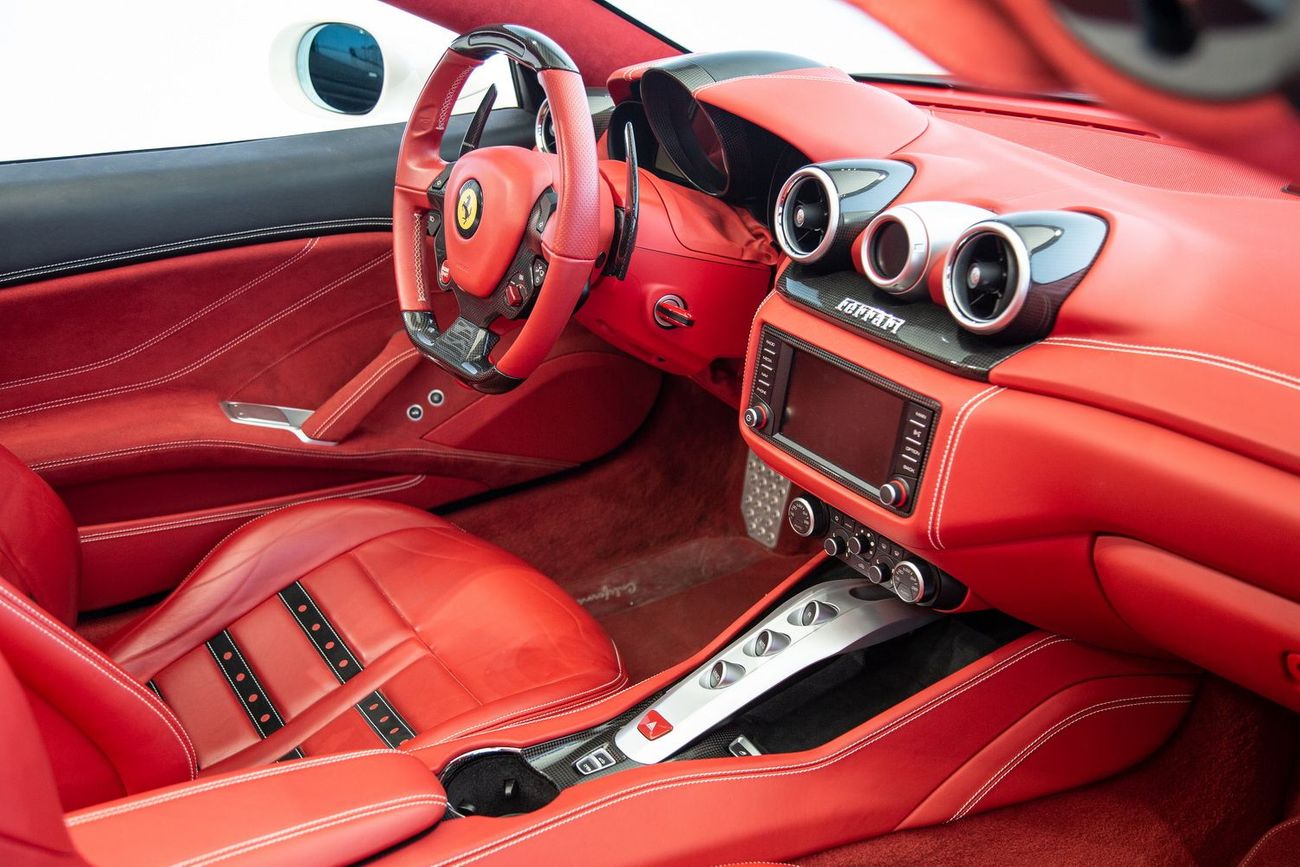 فيراري كاليفورنيا T Std 3.9L (553 HP)