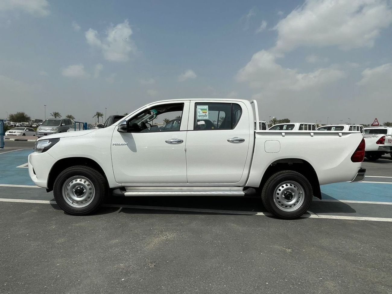 Toyota Hilux Toyota Hilux 2.7L 2024 A/T 4x4 basic with power window