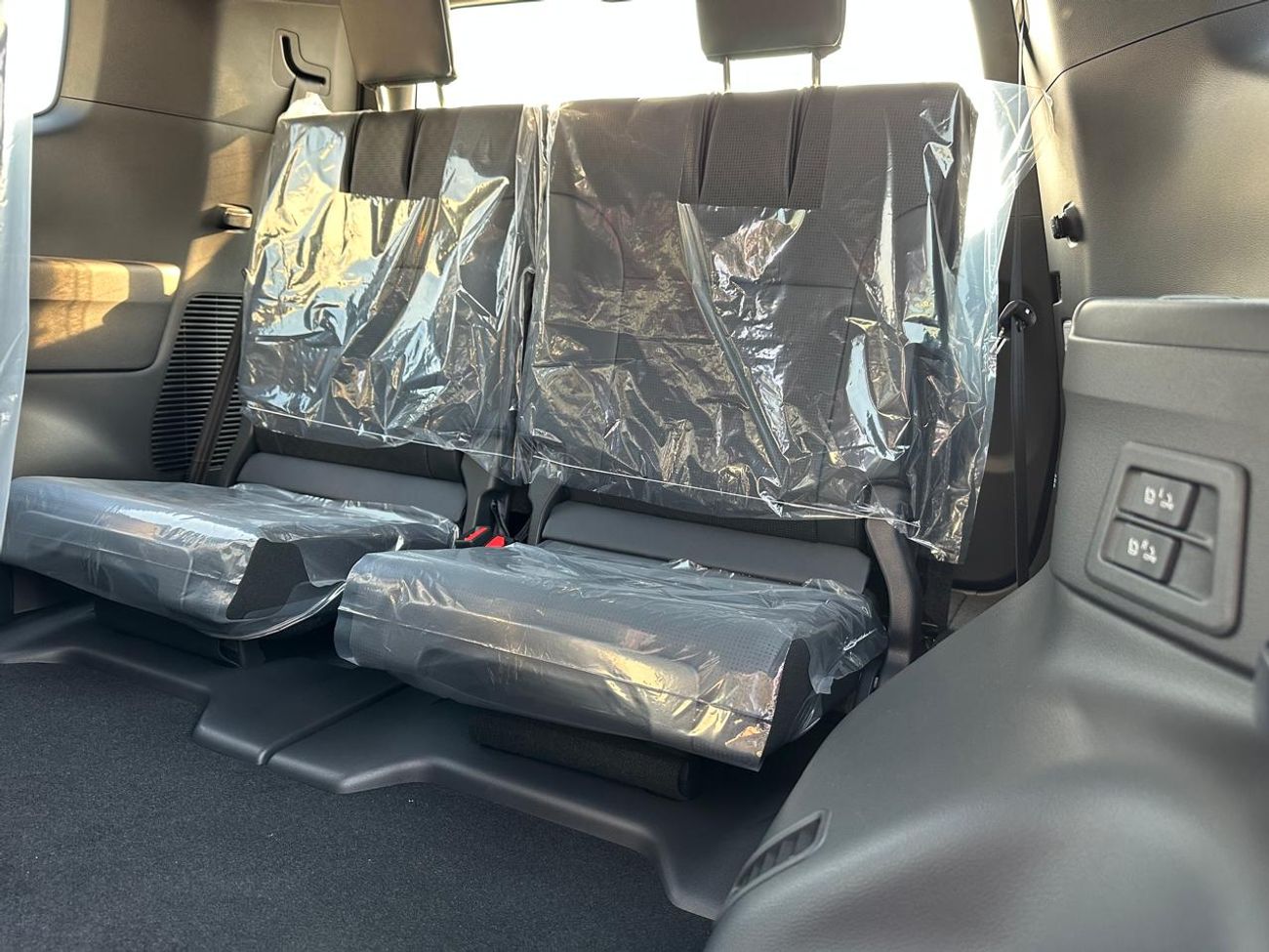 تويوتا لاند كروزر Toyota Land Cruiser VX 3.5L 2026 TT With Radar (Export Only)