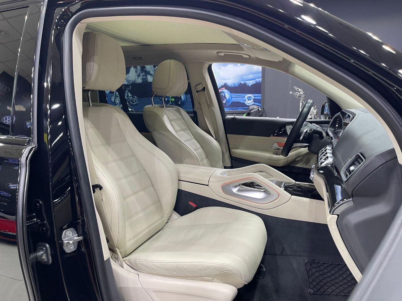 Mercedes-Benz GLS 450 Premium 3.0L (389 HP)