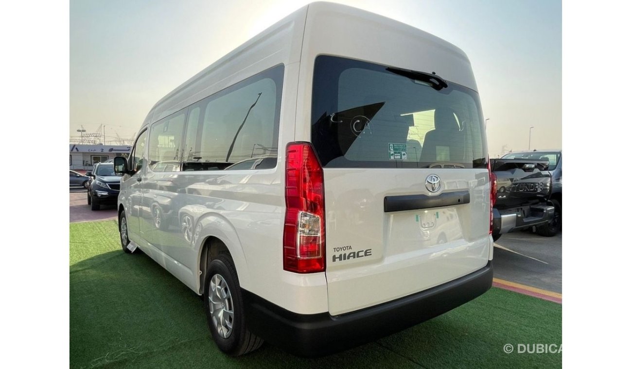 Toyota Hiace Van High Roof Toyota Hiace 3.5L , 13 seats , 3 point seat belt