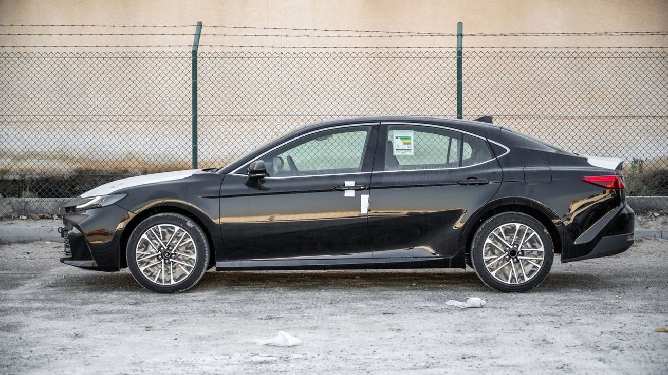 Toyota Camry CAMRY 2.5 GLE (NEUTRAL BLACK INSIDE BLACK) 2026