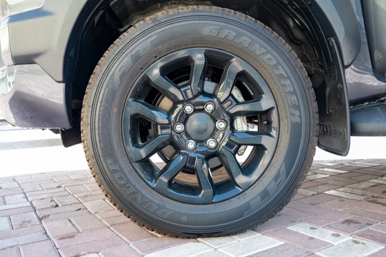 تويوتا هيلوكس 2.8L GD Adventure | Double Cabin Pickup | Automatic | Four Wheel drive | Diesel | 5 Seats | 4 Door