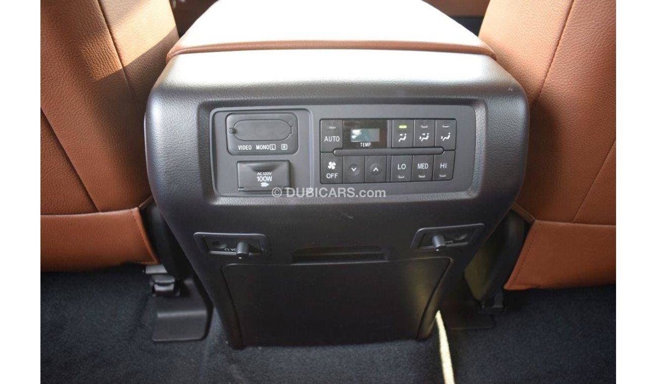 Toyota Sequoia PLATINUM 5.7L 4WD FULL OPTION