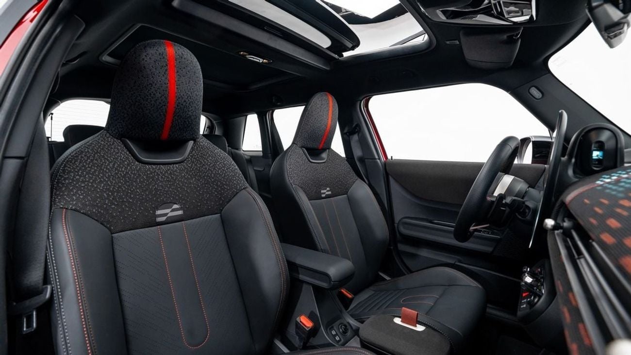 ميني كوبر إس JCW - 2025 - GCC - Under Warranty and Service Contract