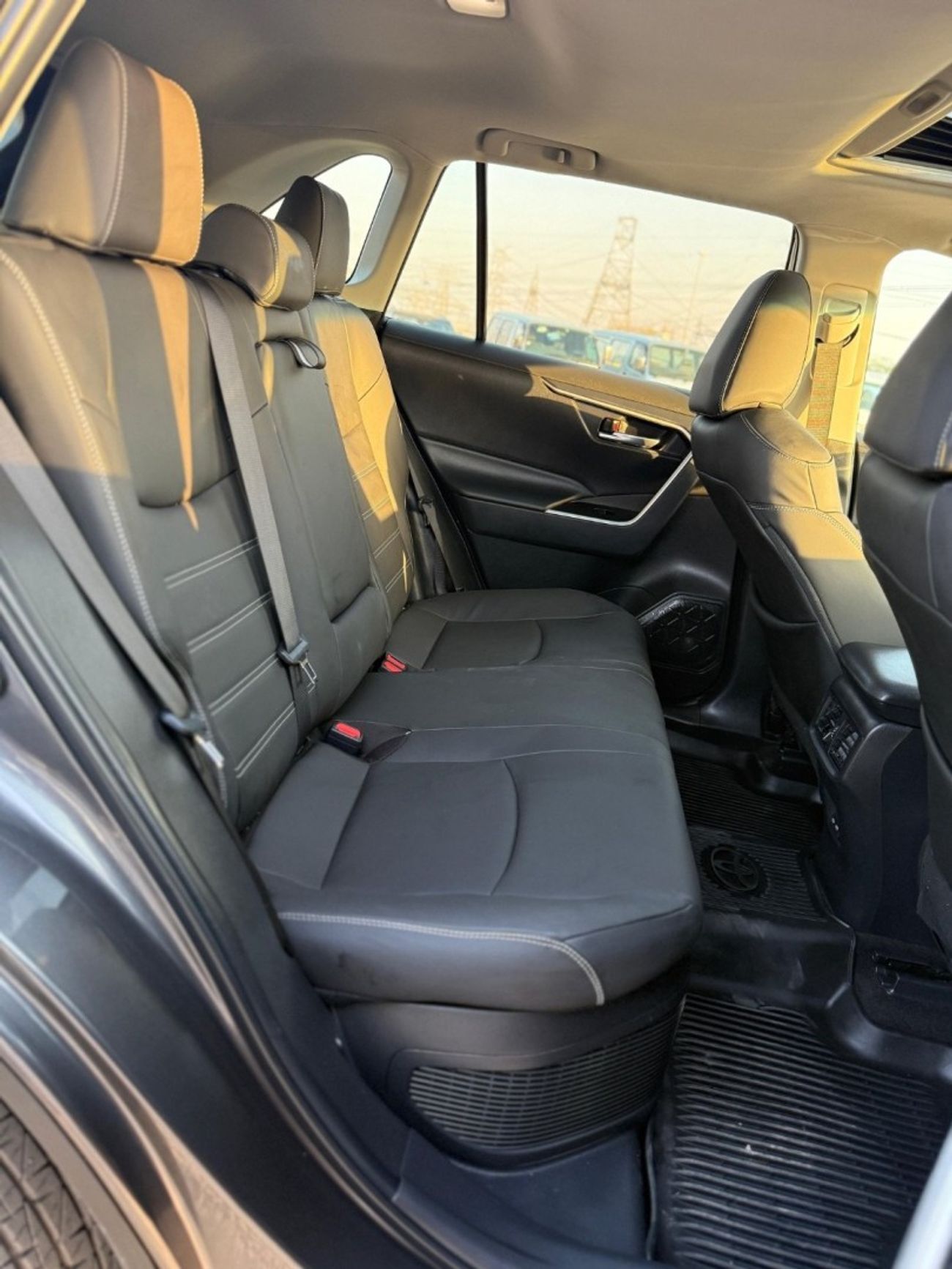 Toyota RAV4 Hybrid XLE premium Sunroof,leather,Push start