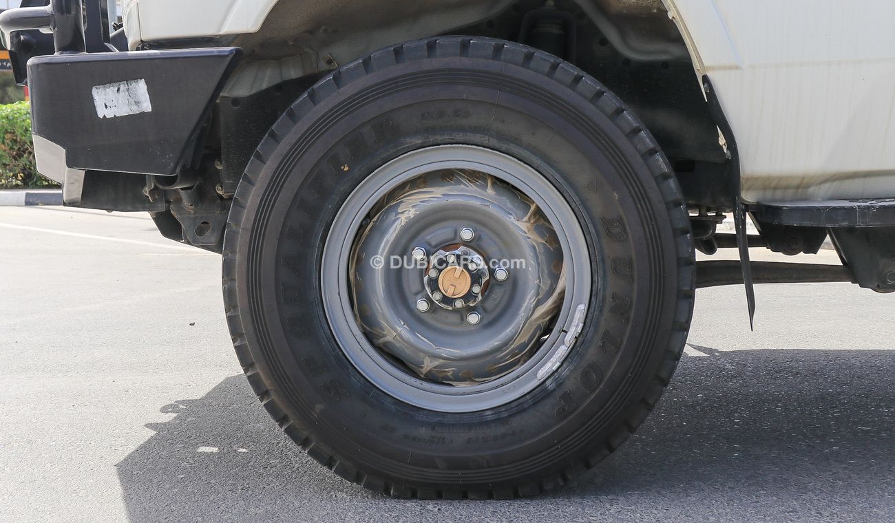 تويوتا لاند كروزر بيك آب