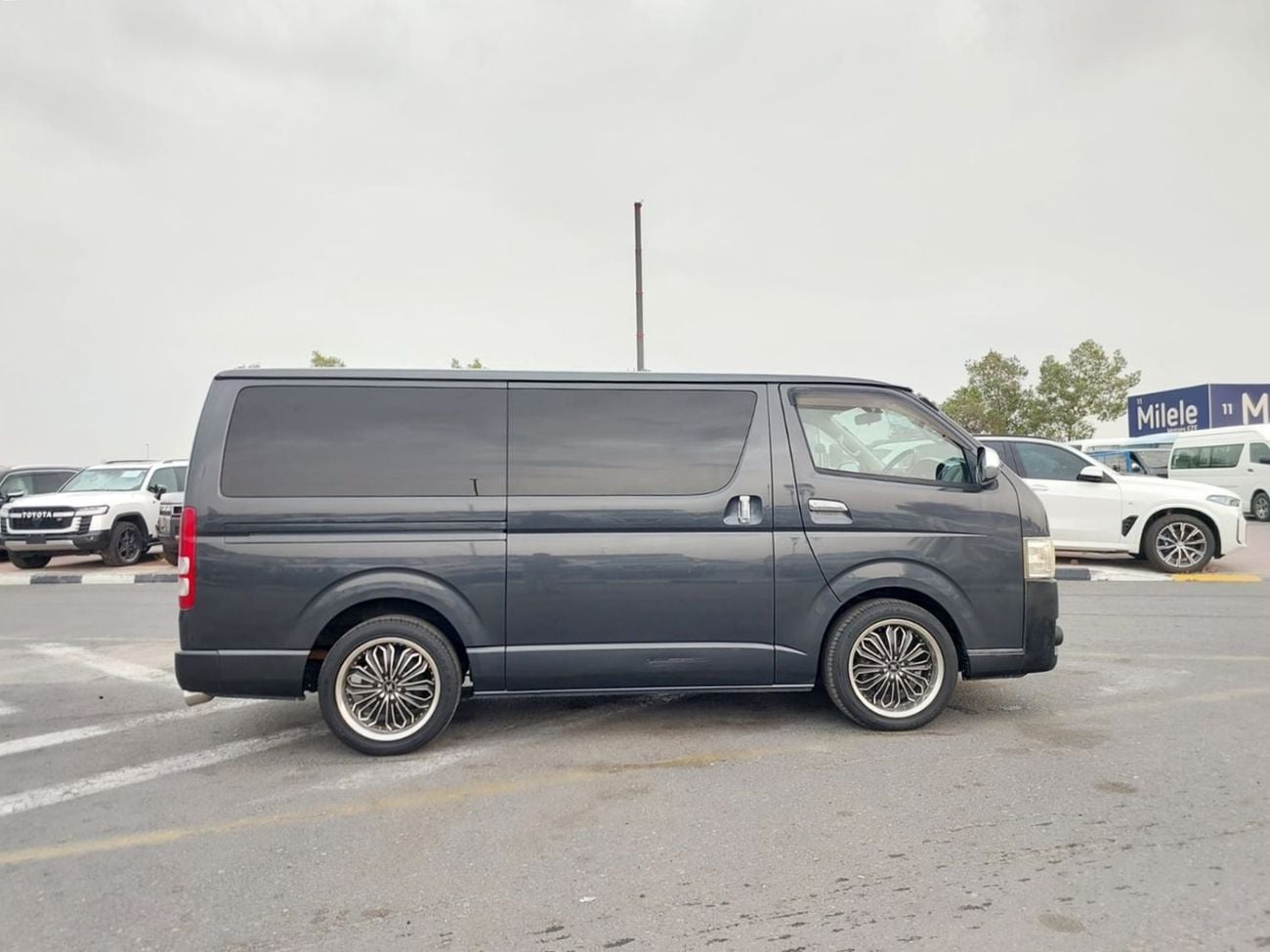 Toyota Hiace TOYOTA HIACE VAN RHD 2005 MODEL 2.0 L PETROL AUTOMATIC(PM16078)