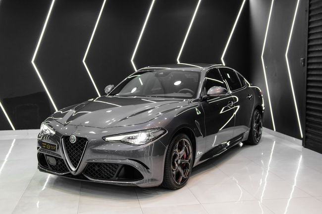 Alfa Romeo Giulia VELOCE — фото 1