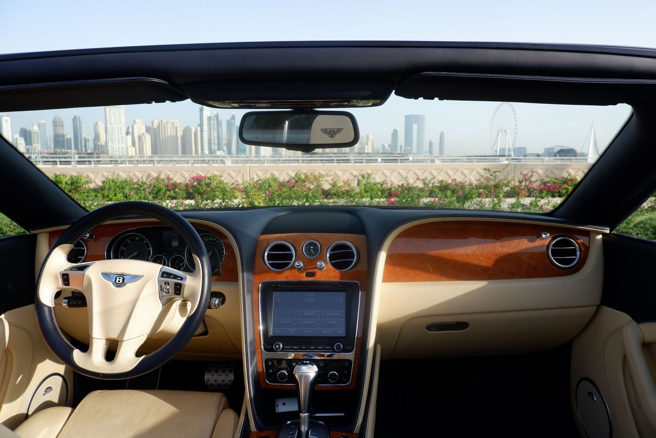 بنتلي كونتيننتال جي تي سي W12 twin turbo TOP option