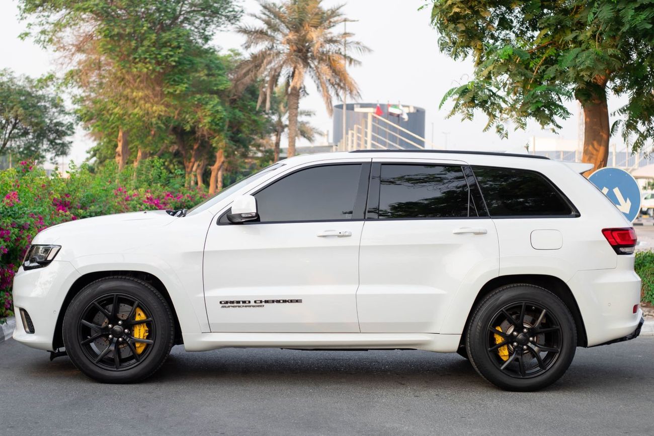 جيب جراند شيروكي Trackhawk 6.2L