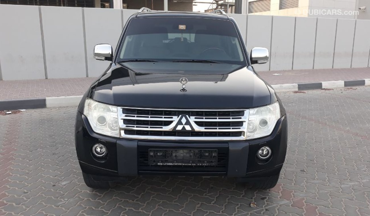 ميتسوبيشي باجيرو 2011 Gls 3.5 ltr Full options gulf specs clean car excellent condition