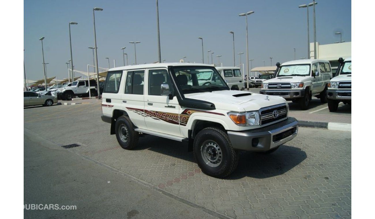 تويوتا لاند كروزر Toyota Landcruiser 76 4.5L Diesel (Only for export outside GCC Countries)