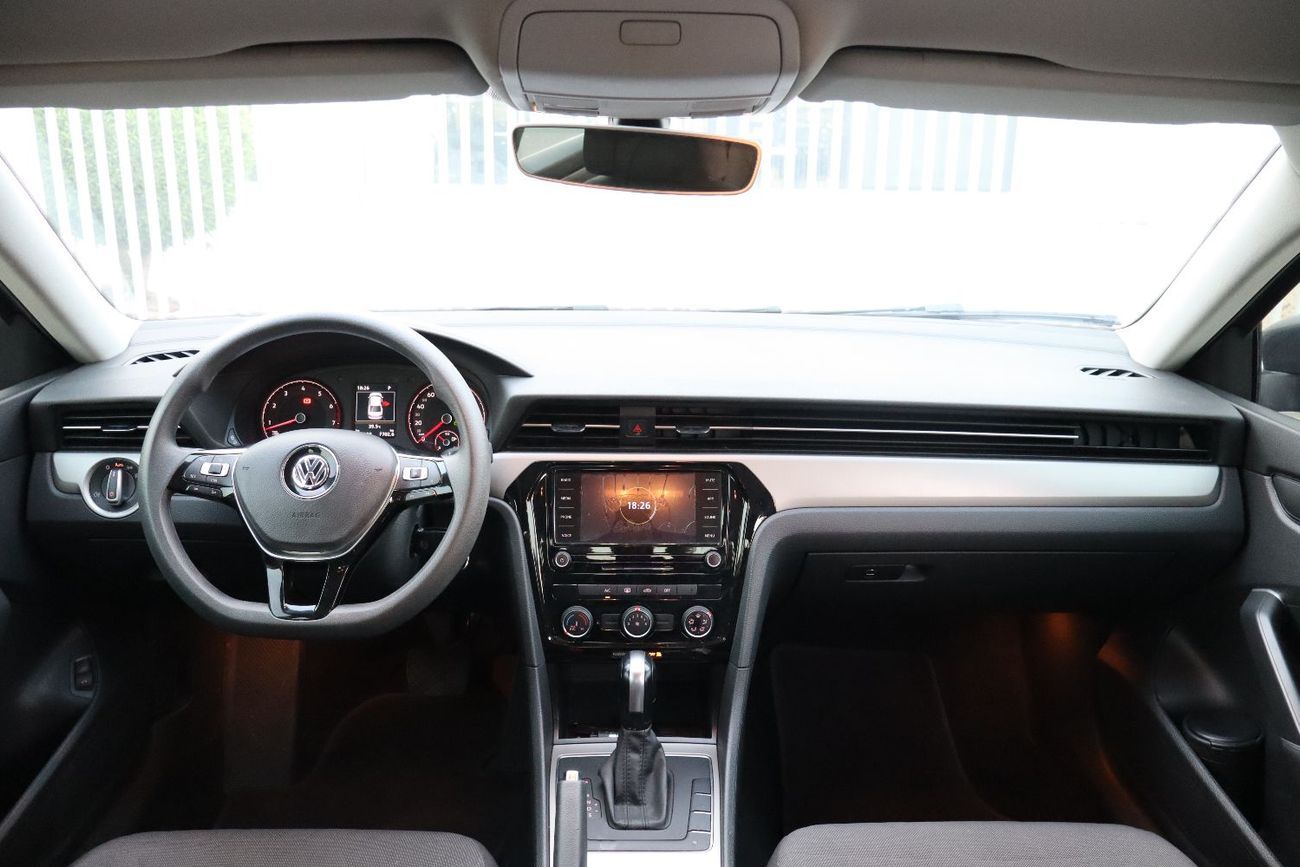 Volkswagen Passat S 2.5L