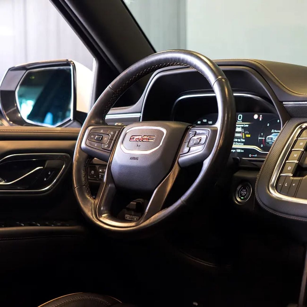 GMC Yukon AT4 5.3L 2,874 p.m • 0% Downpayment • AT4 • 1 Year Warranty