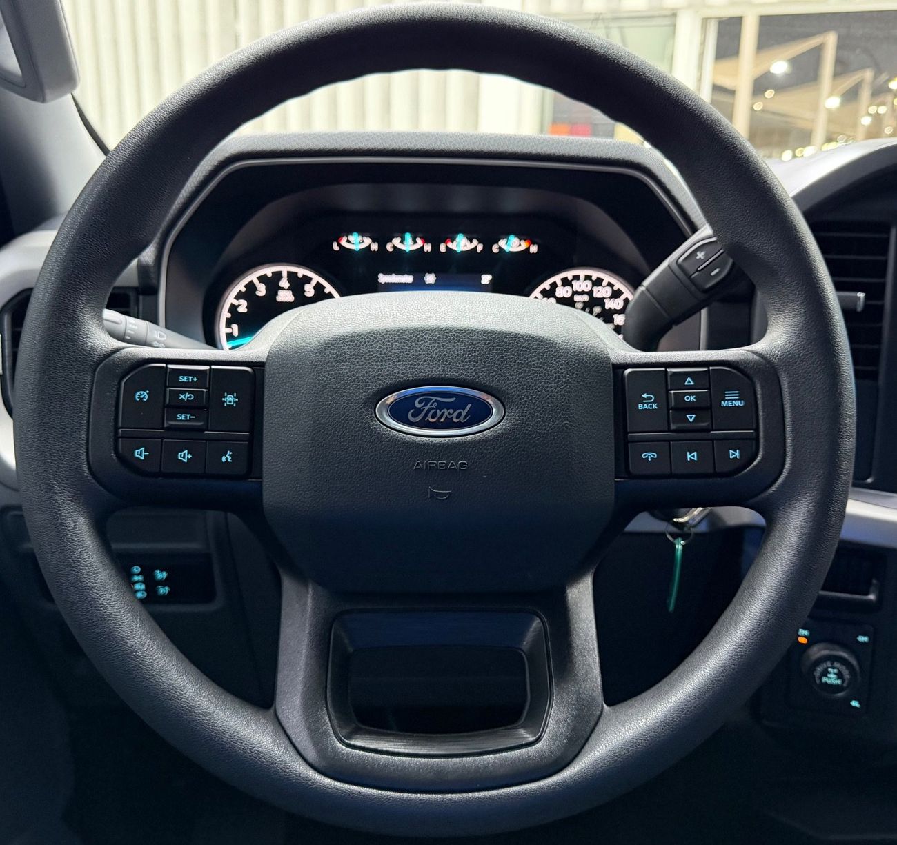 Ford F 150 XLT 5.0L Crew Cab Utility