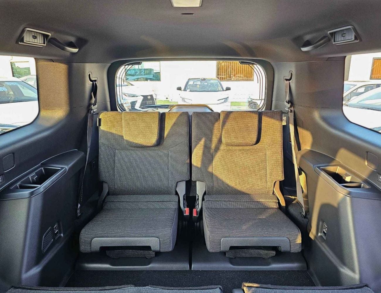 Toyota Prado TURBO ALL ROUNDER / 2.8L DIESEL V4 / SQUARE LIGHTS / DIFFLOCK / SUNROOF / COOL BOX (CODE # P28AR2)