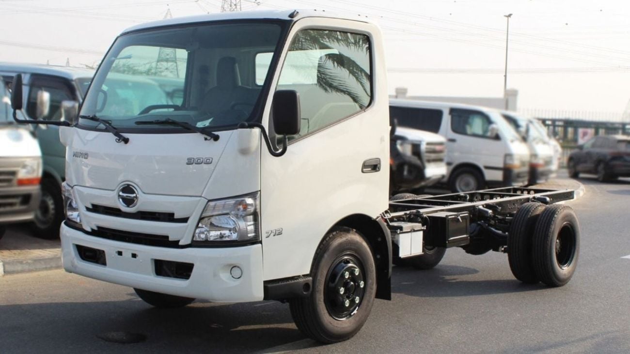 Hino 300 XZU 710L 6.5 TON 300S WIDE CAB 4X2
