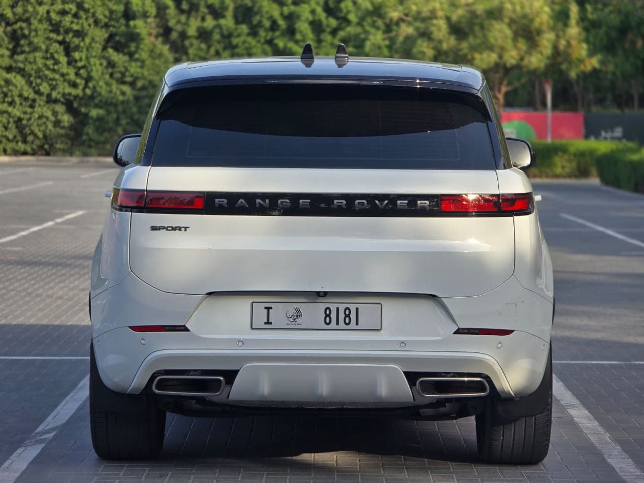 Land Rover Range Rover Sport Dynamic SE P400 3.0L RANGE ROVER SPORT DYNAMIC SE P400 2023 GCC // PERFECT CONDITION // LOW MILEAGE