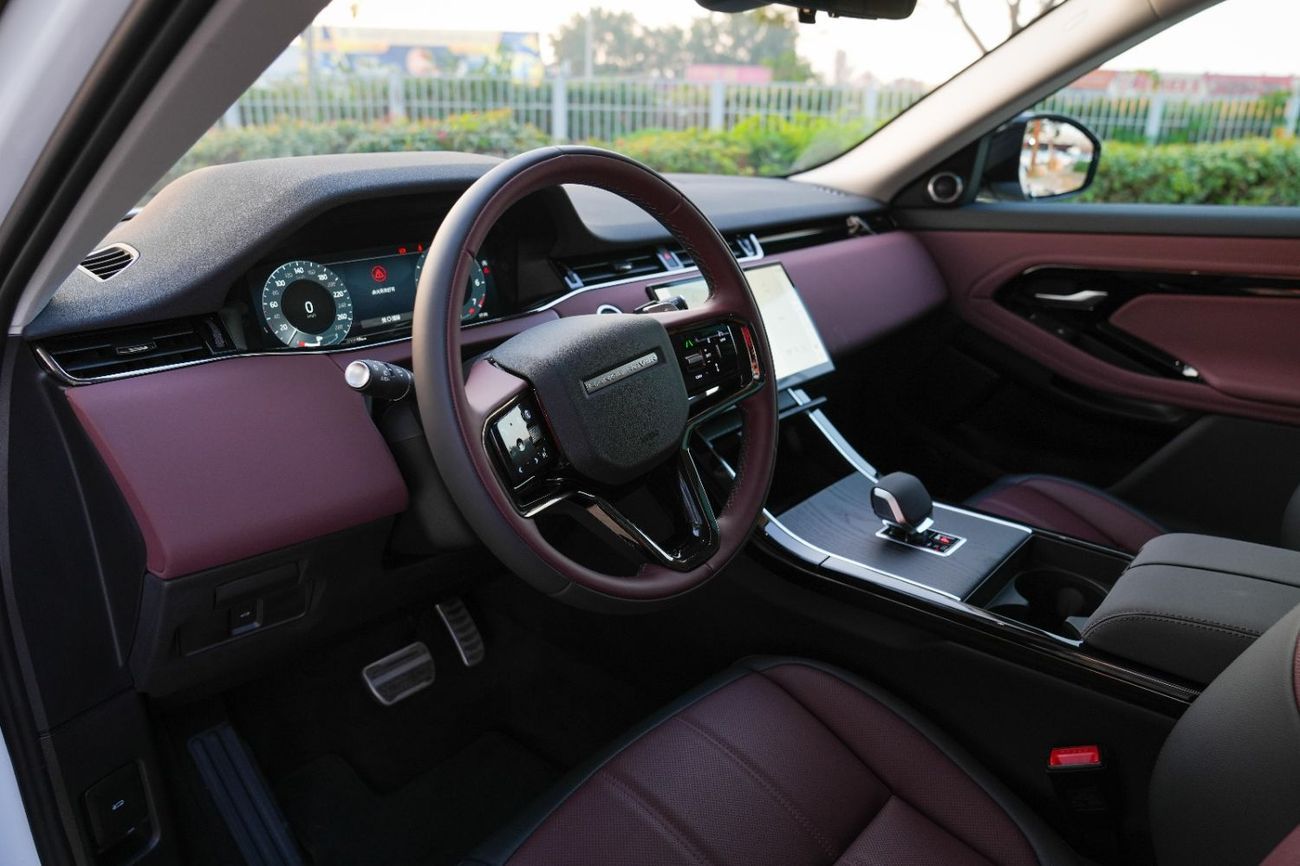 لاند روفر رانج روفر إيفوك SE P250 DYNAMIC 2025!! FIVE YEARS WARRANTY!! THREE YEARS SERVICE CONTRACT!!