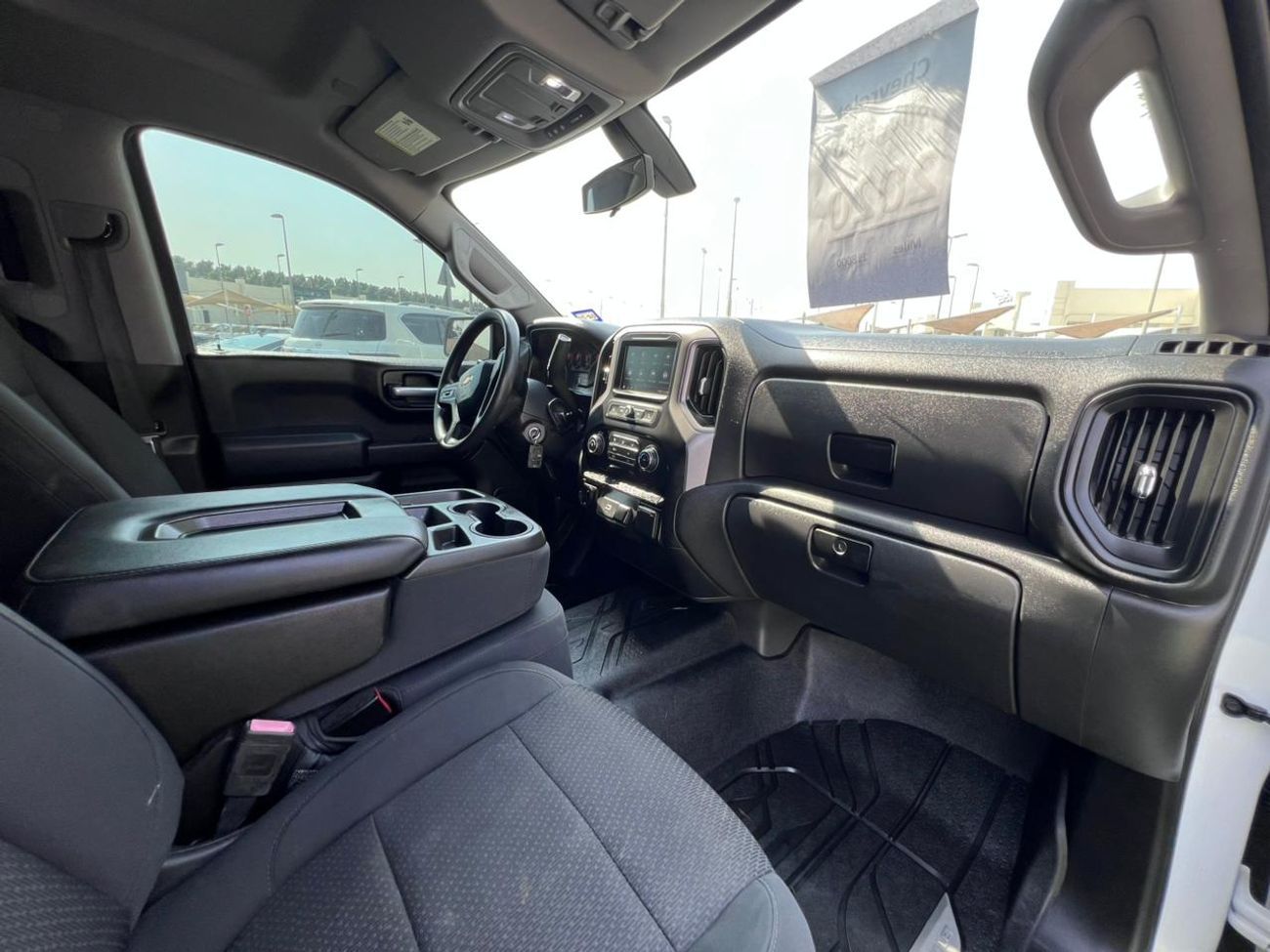 شيفروليه سيلفارادو Very clean car low mileage 4 cylinder turbo